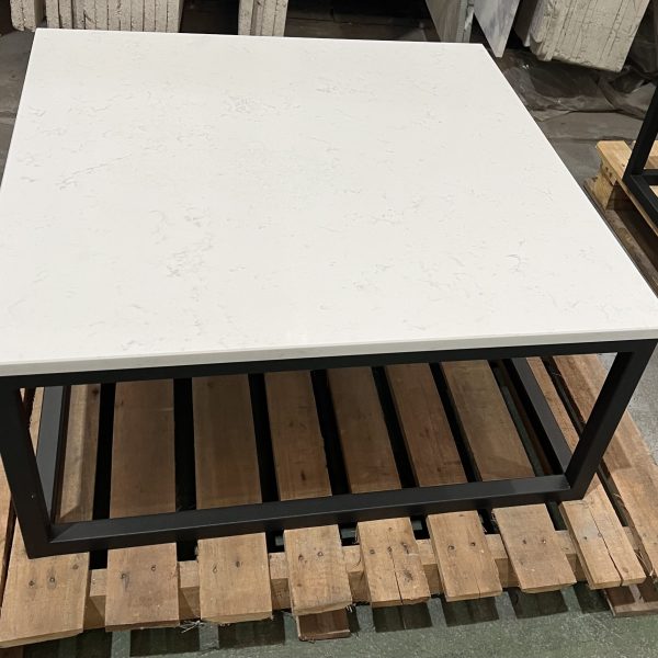 Large coffee table (recon)