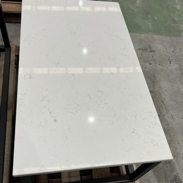 Small coffee table (recon)